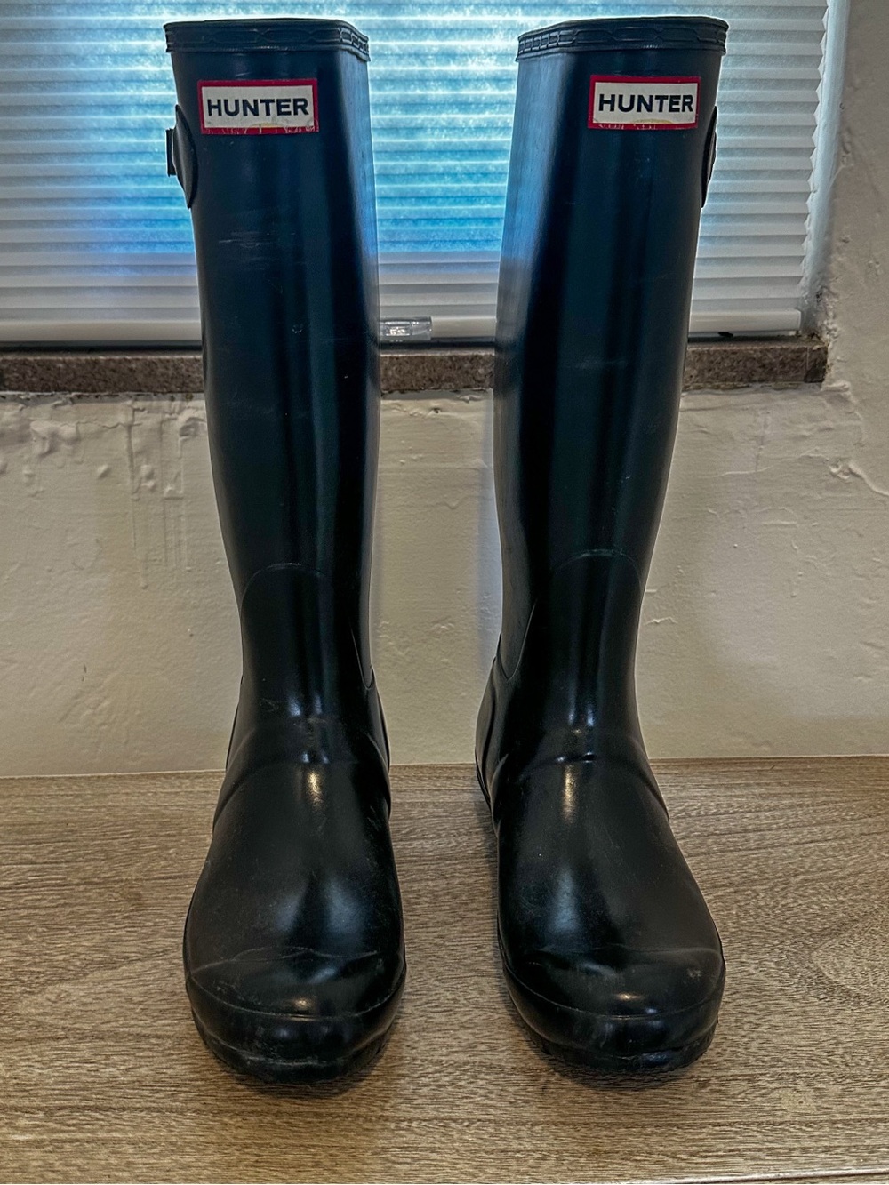 Hunter Black Gloss Tall Rain Boots with Red Logo